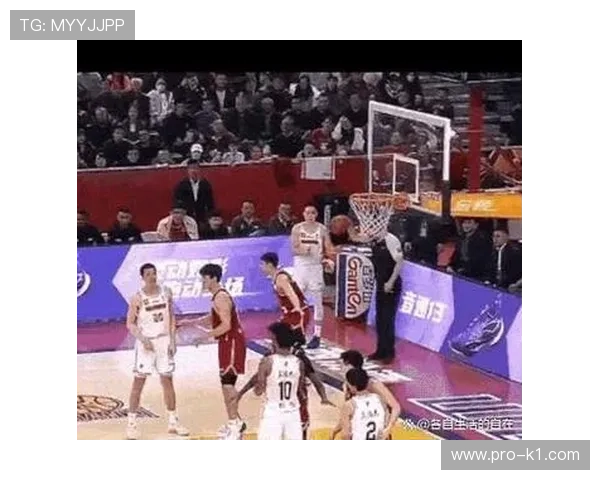 如何界定篮球比赛中的违体犯规？新手必学规则解析