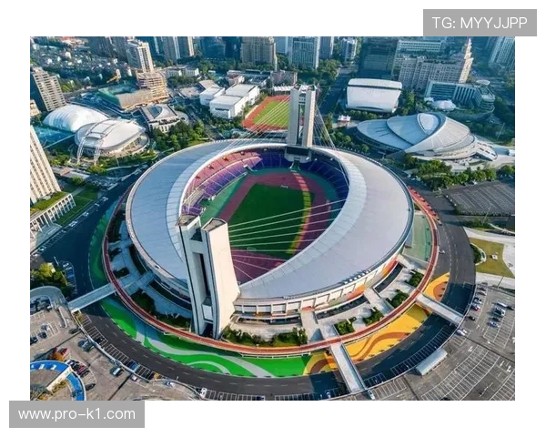 深圳新鹏城备战中甲冲超关键战役球迷期待主场斩获连胜 深圳新鹏城备战中甲冲超关键战役球迷期待主场斩获连胜